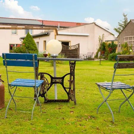 Holiday home Idyllic In With Garden Pepelow
